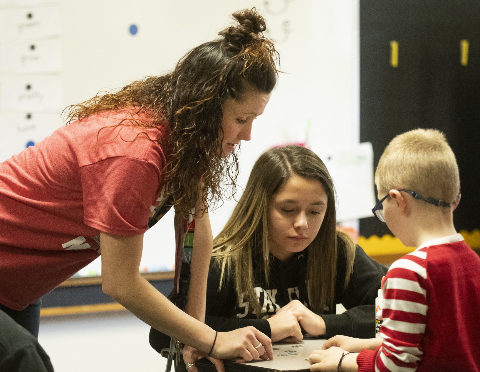 Elementary students meet their pen-pals